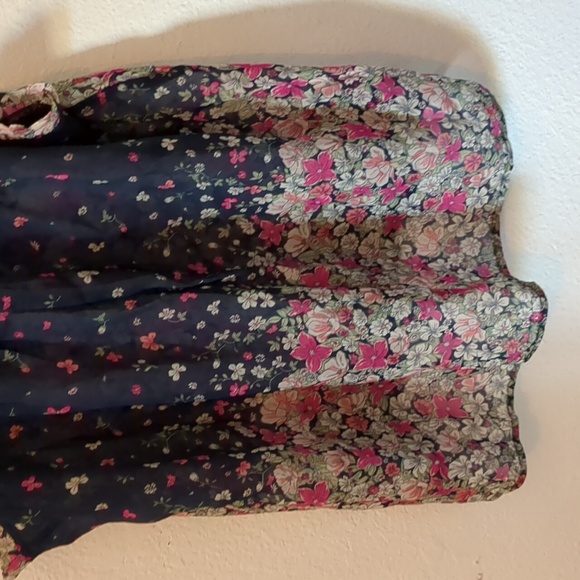 Maurices polyester top size L - Picture 4 of 11